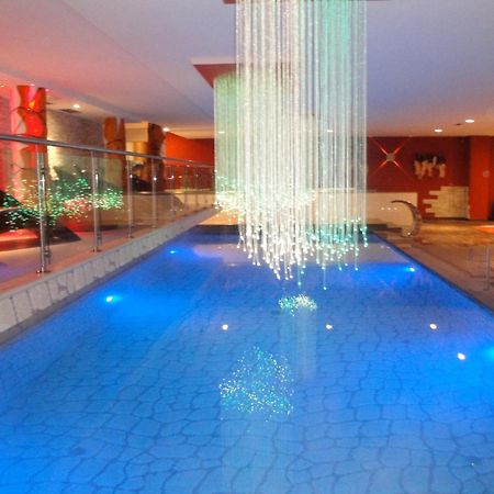 Design Oberosler Hotel Мадонна-ді-Кампільйо Екстер'єр фото