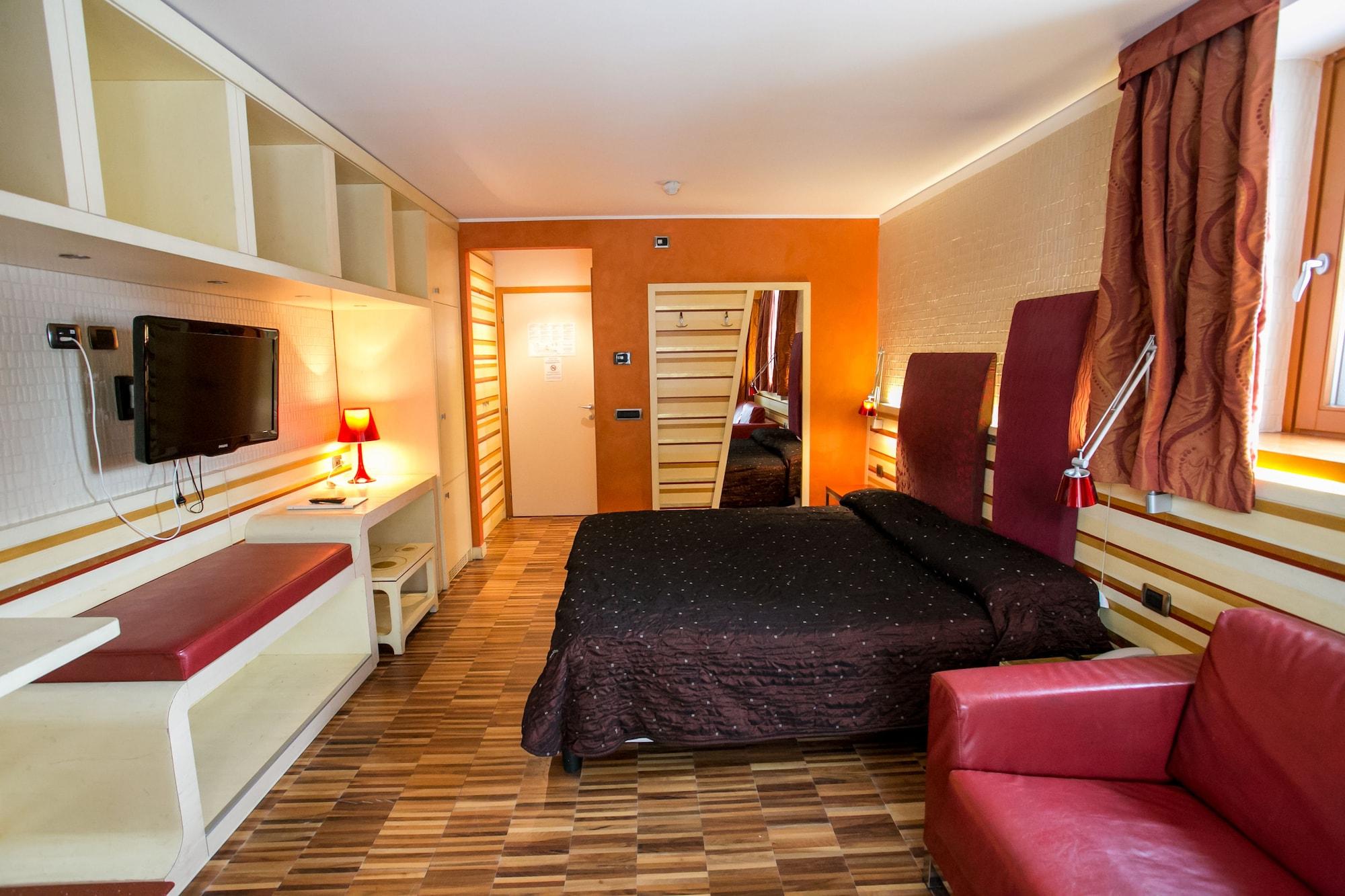 Design Oberosler Hotel Мадонна-ді-Кампільйо Екстер'єр фото