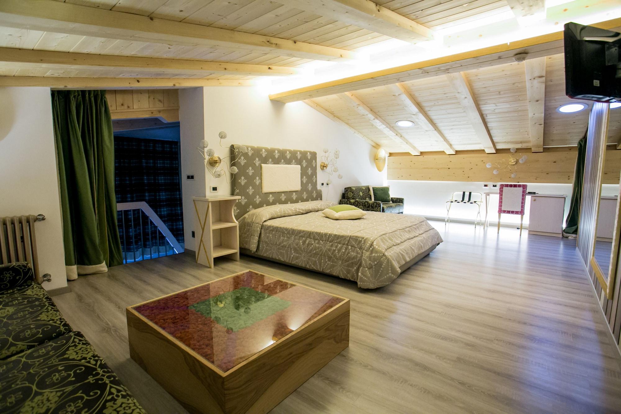 Design Oberosler Hotel Мадонна-ді-Кампільйо Екстер'єр фото