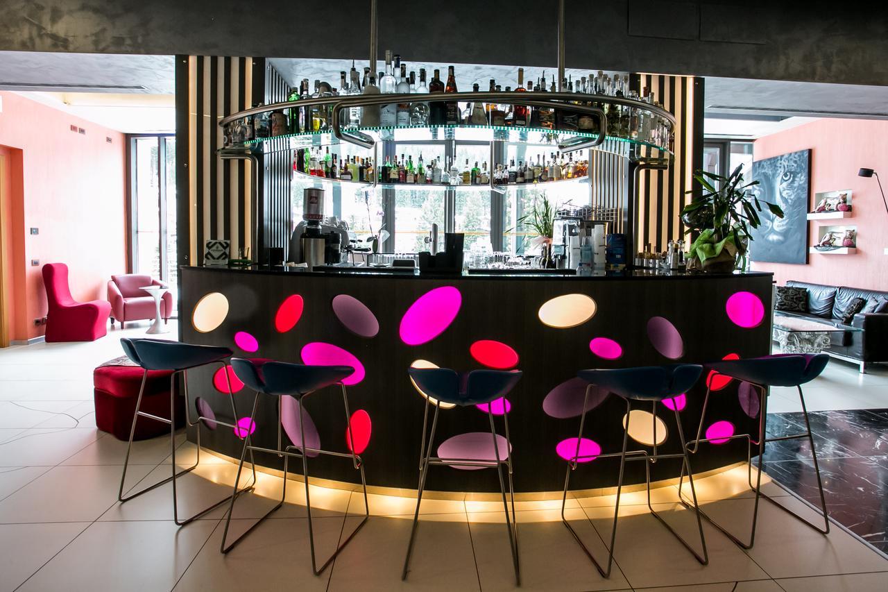 Design Oberosler Hotel Мадонна-ді-Кампільйо Екстер'єр фото